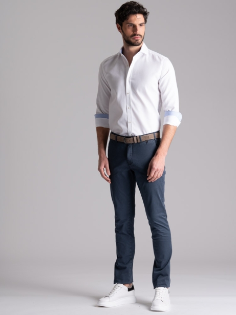 Pantalón chino de hombre con microestampado y solapas