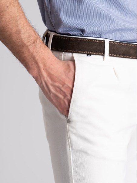 Pantalón chino de hombre en tejido blindado viejo