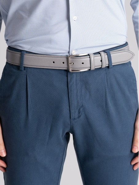 Pantalón chino de hombre en tejido blindado viejo