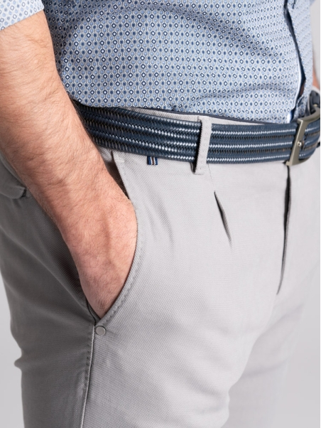 Pantalón chino de hombre en tejido blindado viejo