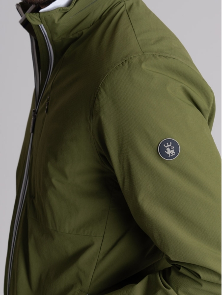Chaqueta deportiva para hombre con acolchado y capucha