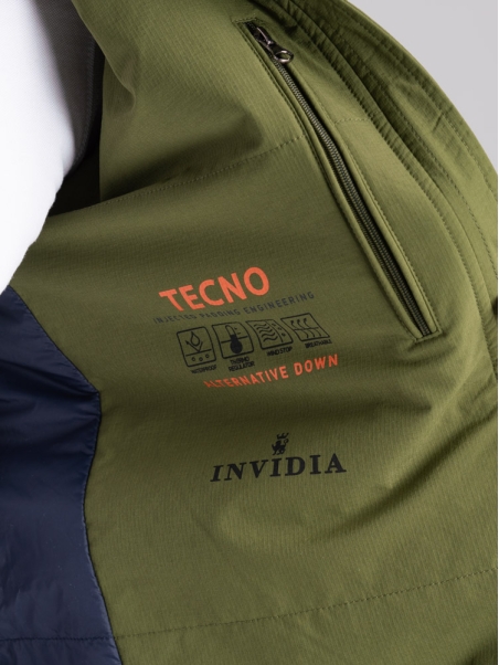 Chaqueta deportiva para hombre con acolchado y capucha
