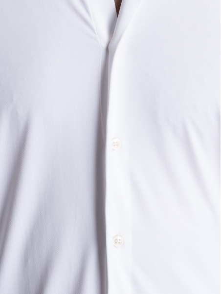 Camisa de hombre TECNO blanca perforada cuello semifrancés