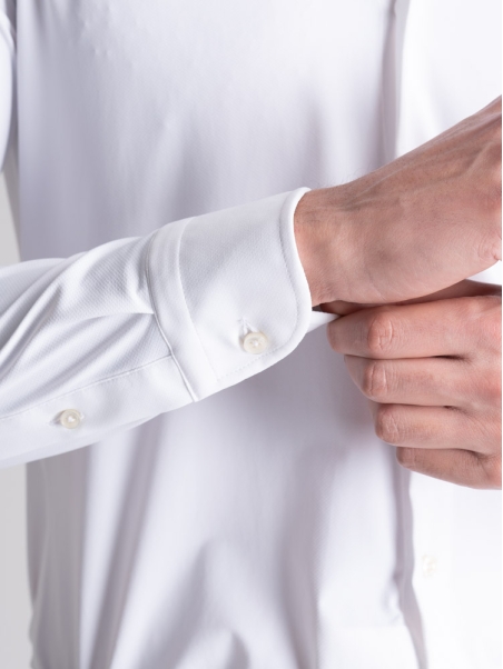 Camisa de hombre TECNO blanca perforada cuello semifrancés