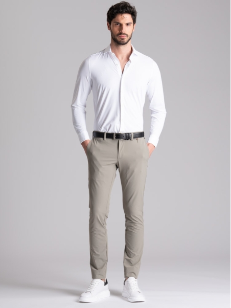 Camisa de hombre TECNO blanca perforada cuello semifrancés