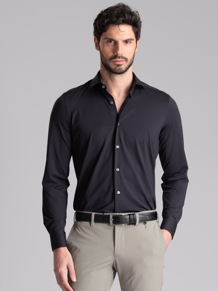 Camisa TECNO de hombre negra perforada cuello semifrancés