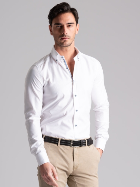 Camisa blanca de espiga para hombre con cuello abotonado