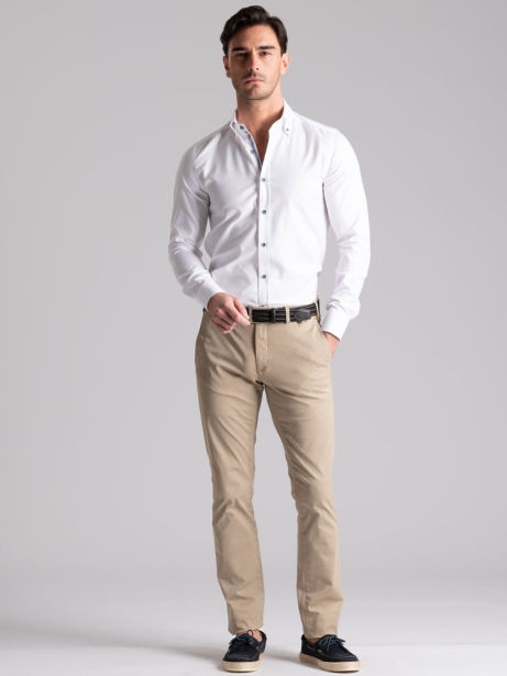 Camisa blanca de espiga para hombre con cuello abotonado 2