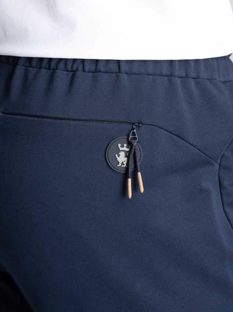 Jogger TECNO modelo chino para hombre