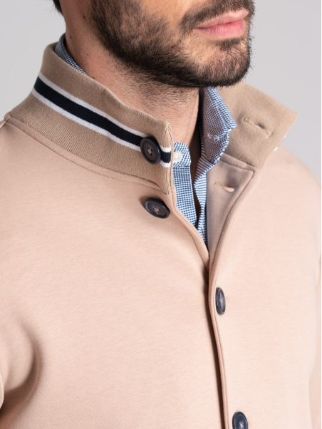 Cazadora bomber de punto para hombre con botonadura y bolsillos