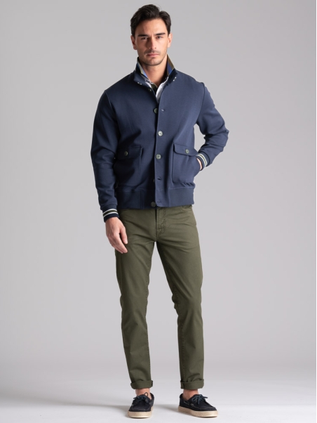 Cazadora bomber de punto para hombre con botonadura y bolsillos