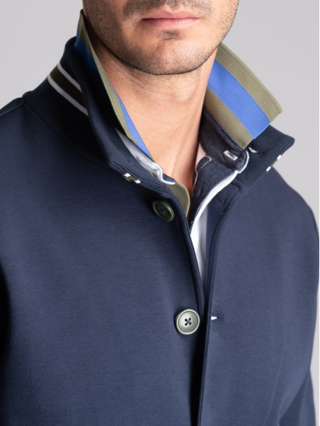 Cazadora bomber de punto para hombre con botonadura y bolsillos
