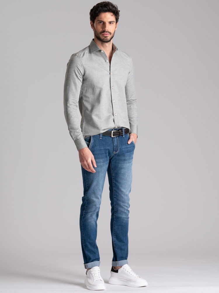 Camisa de cuello semifrancés en mezcla de lino verde para hombre