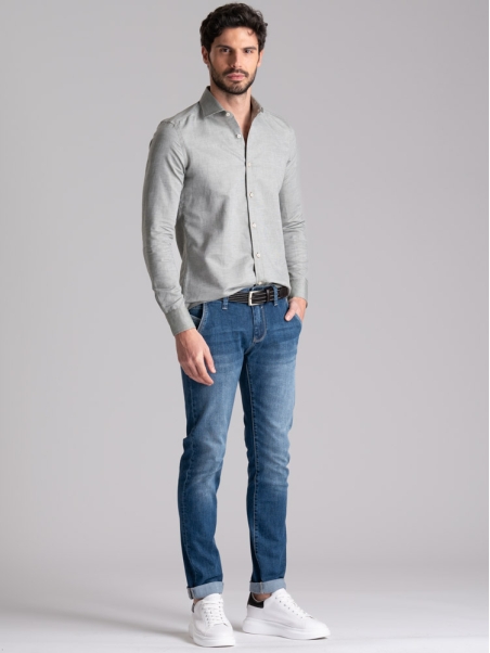Camisa de cuello semifrancés en mezcla de lino verde para hombre