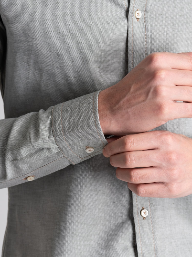Camisa de cuello semifrancés en mezcla de lino verde para hombre