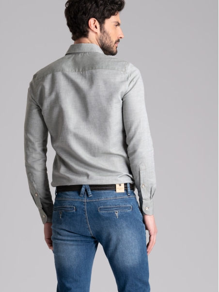 Camisa de cuello semifrancés en mezcla de lino verde para hombre