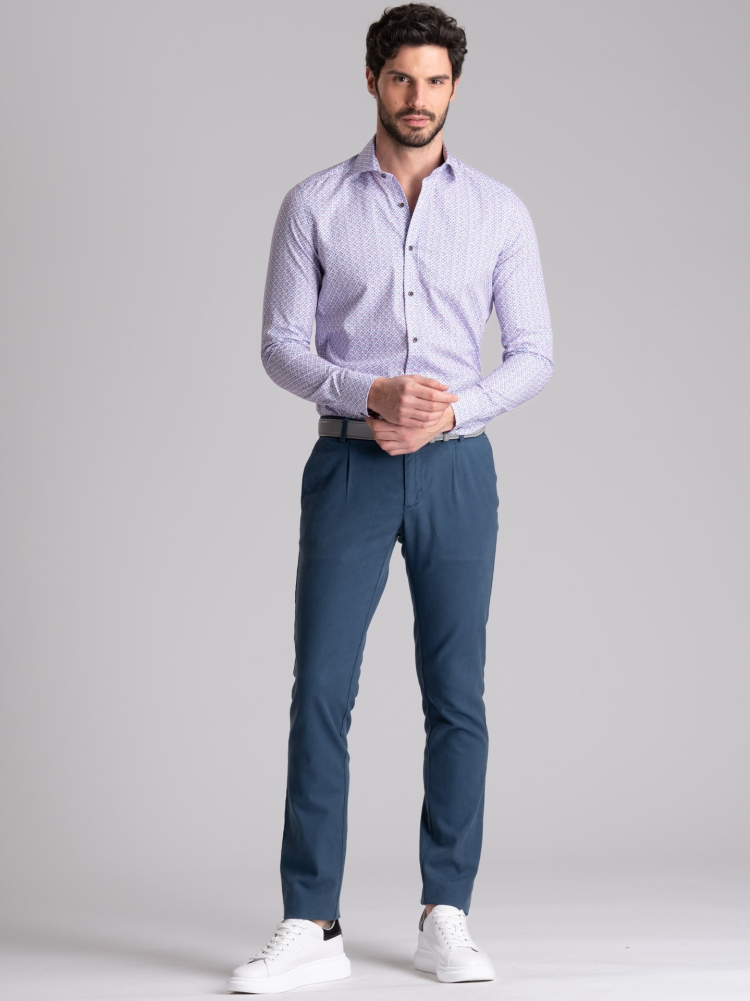 Camisa de caballero con estampado de flores y cuello semifrancés