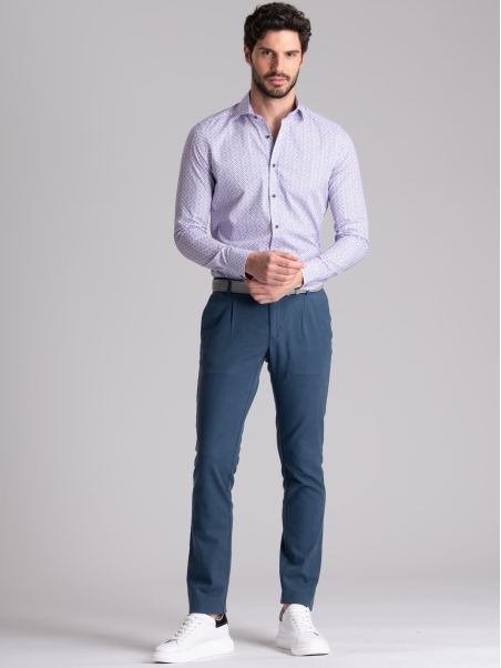 Camisa de caballero con estampado de flores y cuello semifrancés