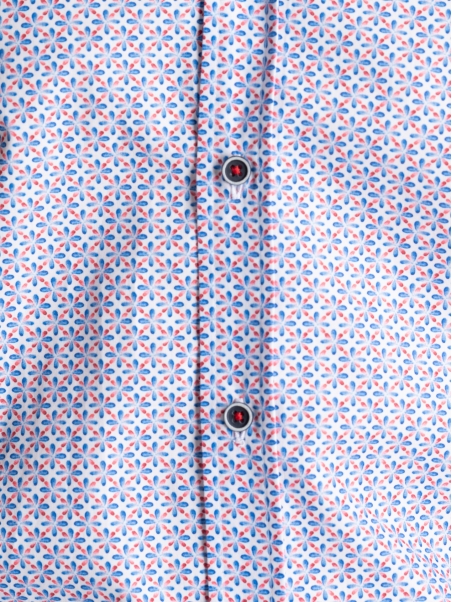 Camisa de caballero con estampado de flores y cuello semifrancés