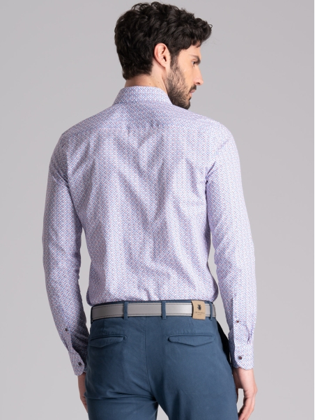 Camisa de caballero con estampado de flores y cuello semifrancés