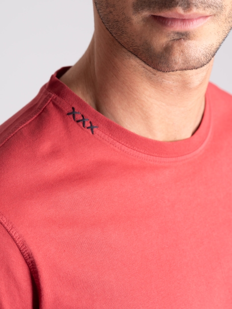 Camiseta de manga corta para hombre con puntales aplicados 2