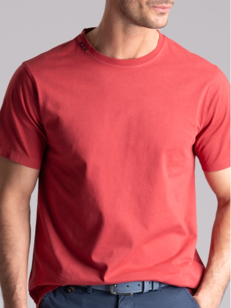 T-shirt uomo a mezza manica con puntoni applicati