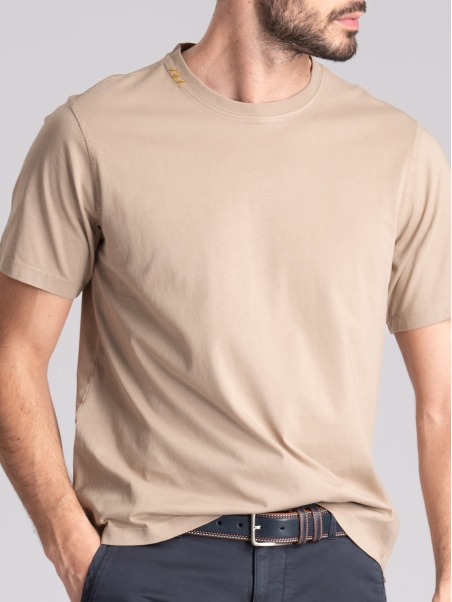 T-shirt uomo a mezza manica con puntoni applicati