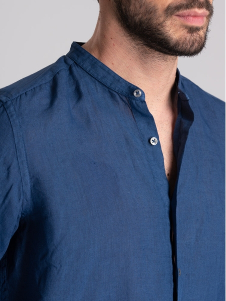 Camisa de hombre de lino azul con cuello mao