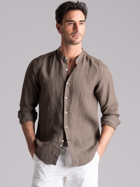 Camicia uomo di lino color fango con collo alla coreana