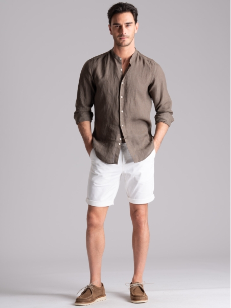 Camisa de hombre de lino color barro con cuello mao