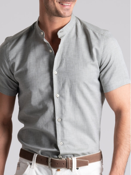 Camisa hombre mezcla de lino verde media manga cuello coreano