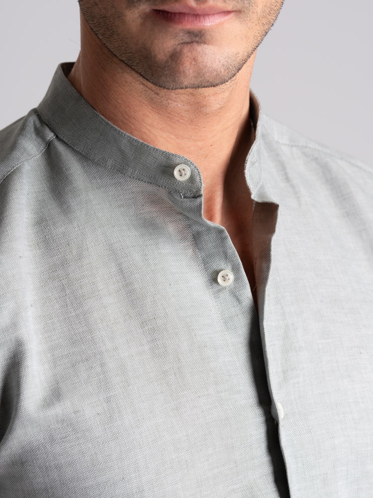 Camisa hombre mezcla de lino verde media manga cuello coreano