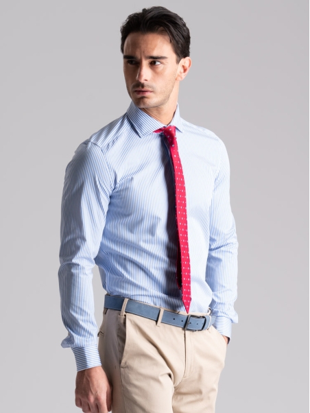 Camisa de caballero azul claro cuello semifrancés