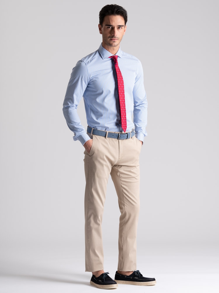 Camisa de caballero azul claro cuello semifrancés