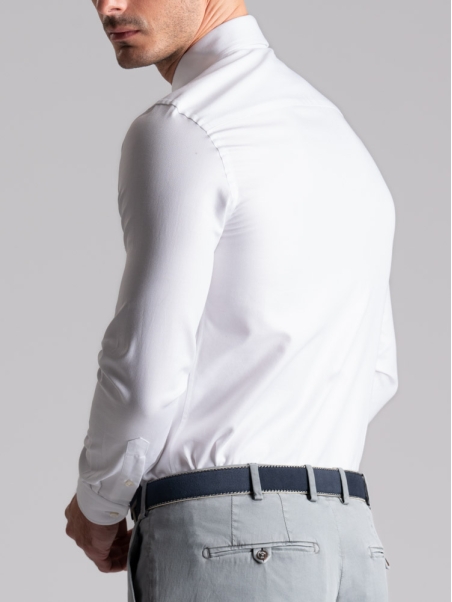 Camisa blindada blanca de hombre cuello semifrancés