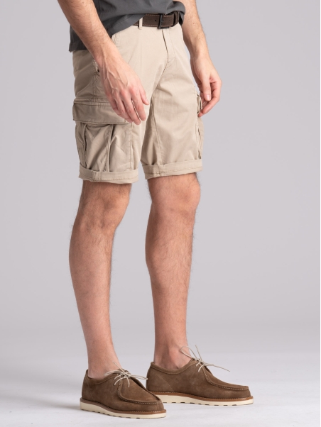 Bermudas cargo de hombre en gabardina de algodón efecto envejecido