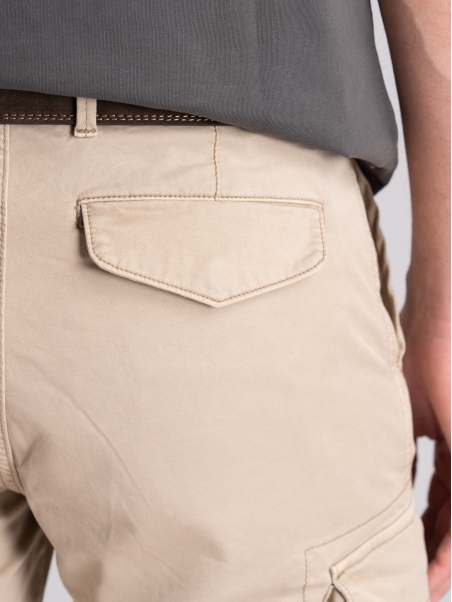 Bermudas cargo de hombre en gabardina de algodón efecto envejecido