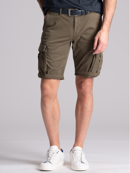Bermudas cargo de hombre en gabardina de algodón efecto envejecido