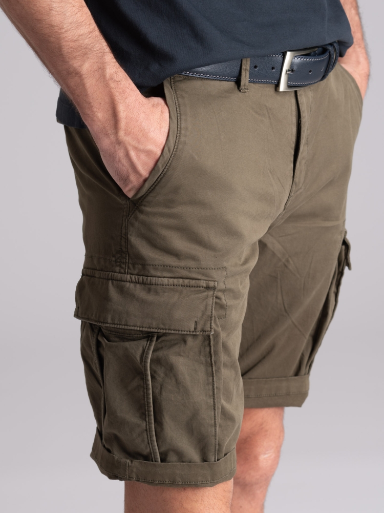 Bermudas cargo de hombre en gabardina de algodón efecto envejecido