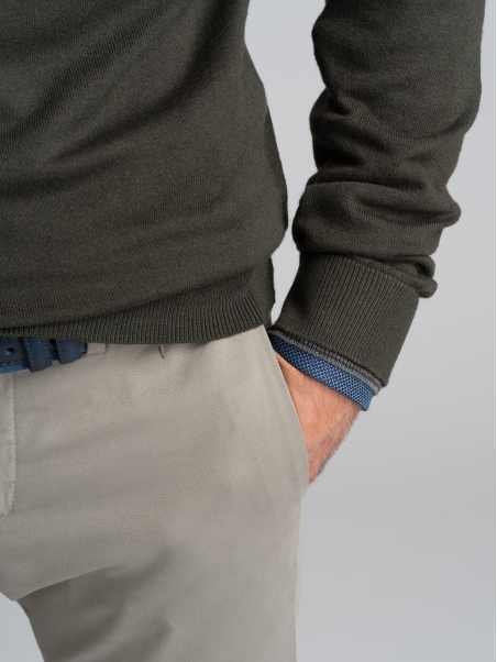 Jersey de cuello redondo para hombre con doble efecto en cuello y puños