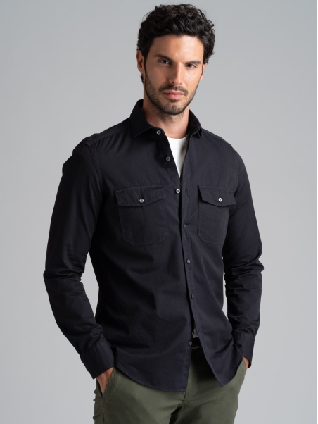 Camicia uomo slim in tessuto twill tinto capo