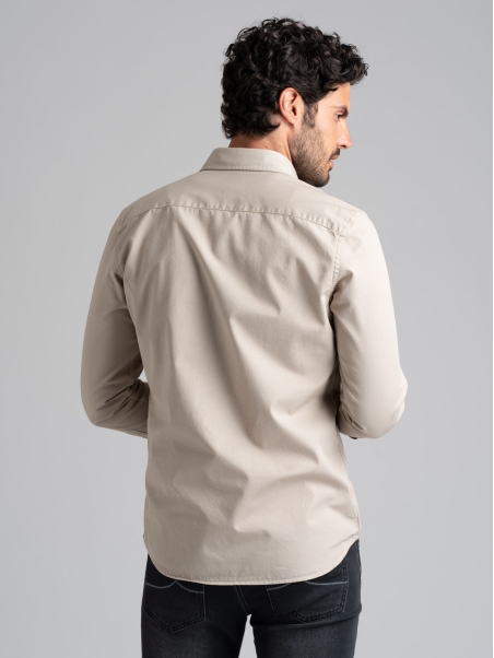 Camicia uomo slim in tessuto twill tinto capo