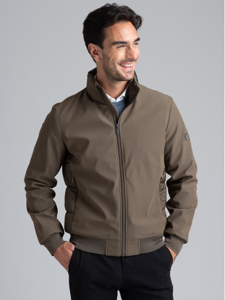 Chaqueta de hombre en tejido técnico con inserciones acolchadas