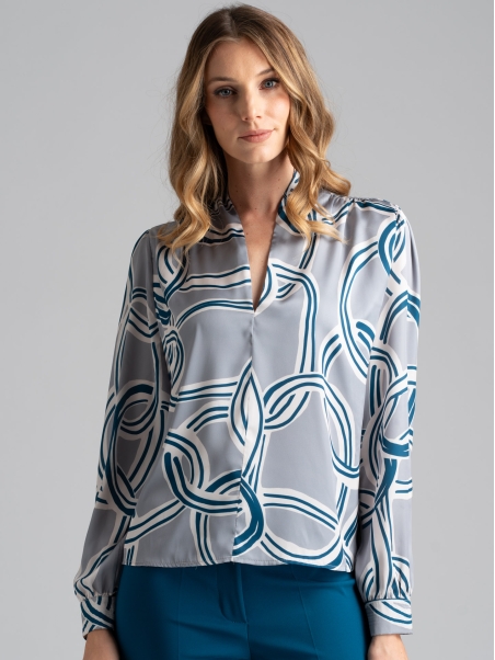 Camisa de mujer con cuello chal y estampado geométrico