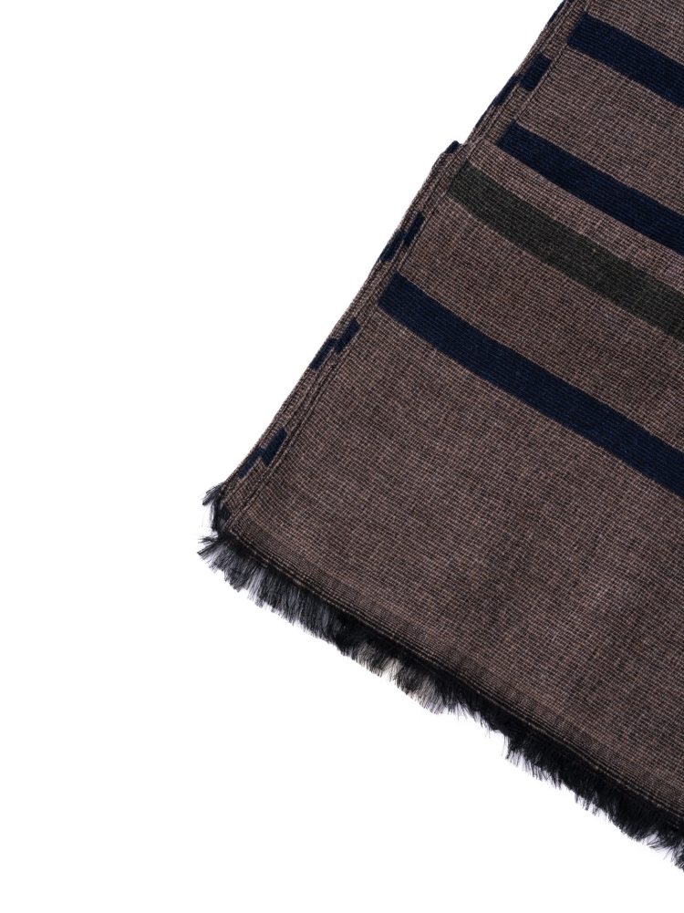 Bufanda de hombre en jacquard de viscosa con diseño de rayas