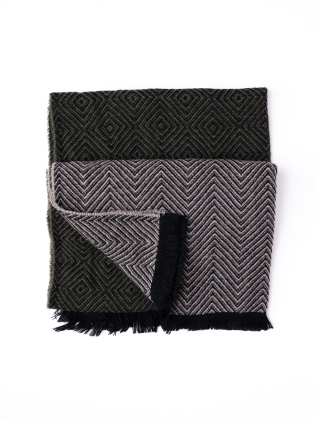 Bufanda de hombre en espiga con diseño jacquard geométrico