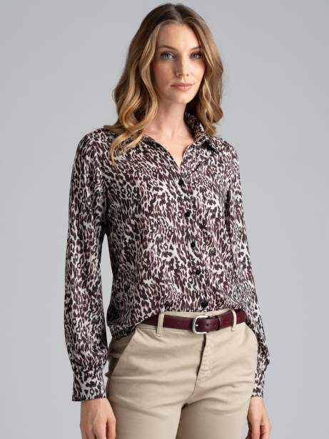 Camisa de señora en tejido satinado con estampado de lunares