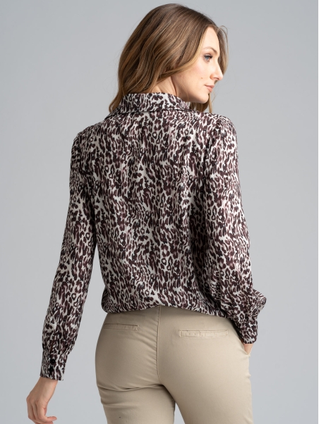 Camisa de señora en tejido satinado con estampado de lunares
