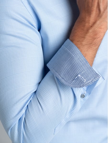 Camisa de caballero azul claro Príncipe de Gales con cuello semifrancés