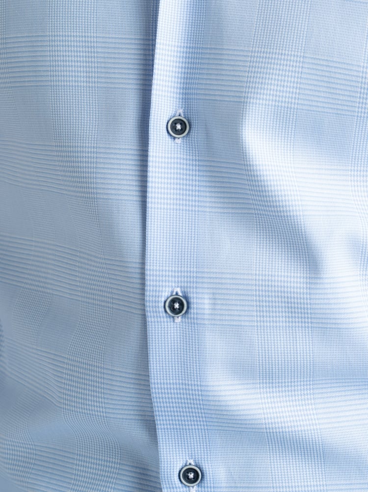 Camisa de caballero azul claro Príncipe de Gales con cuello semifrancés